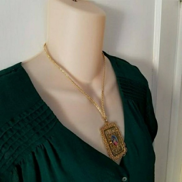 Relisted- Vintage Hobe necklace Auguste Strobl gold cameo - Picture 2 of 8